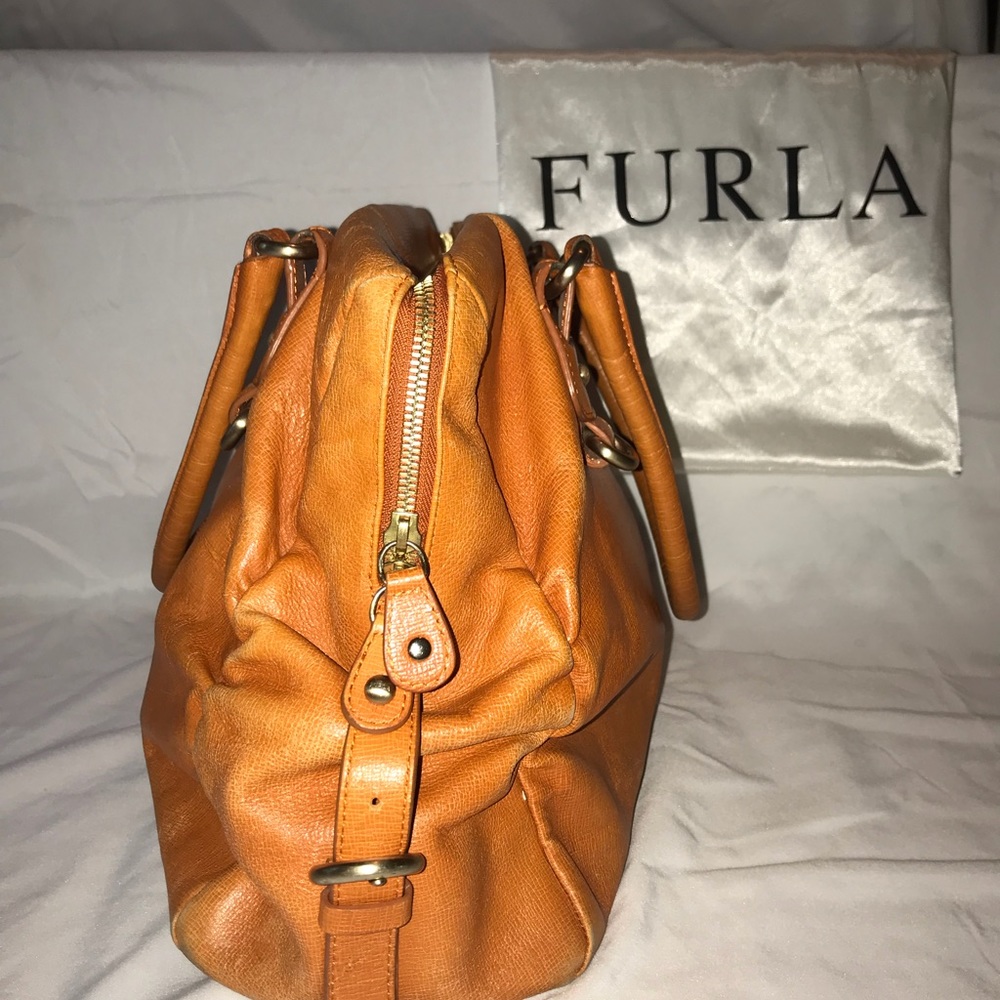 Orange Furla bag. - Picture 4 of 8